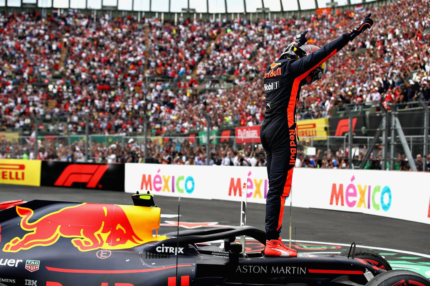Победитель Гран-при Мексики Макс Верстаппен