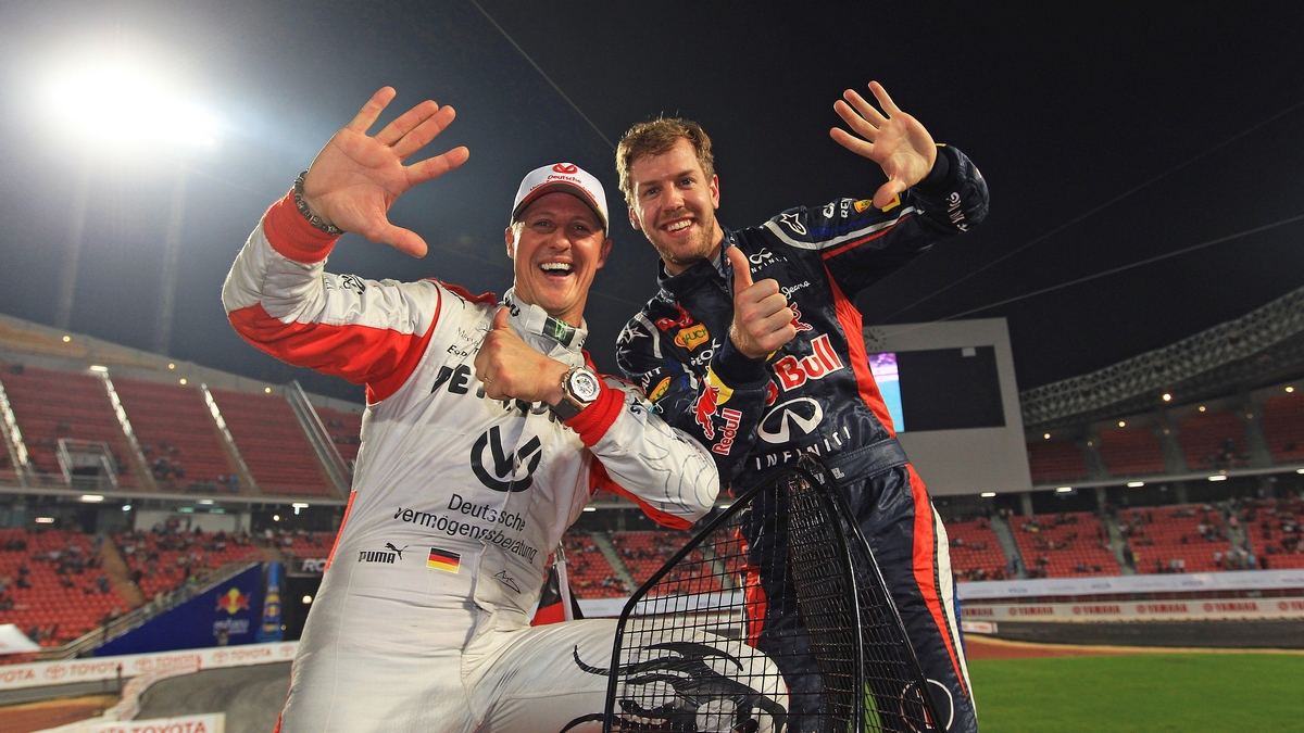 Михаэль Шумахер и Зебастиан Феттель на "Гонке чемпионов" в 2012 году