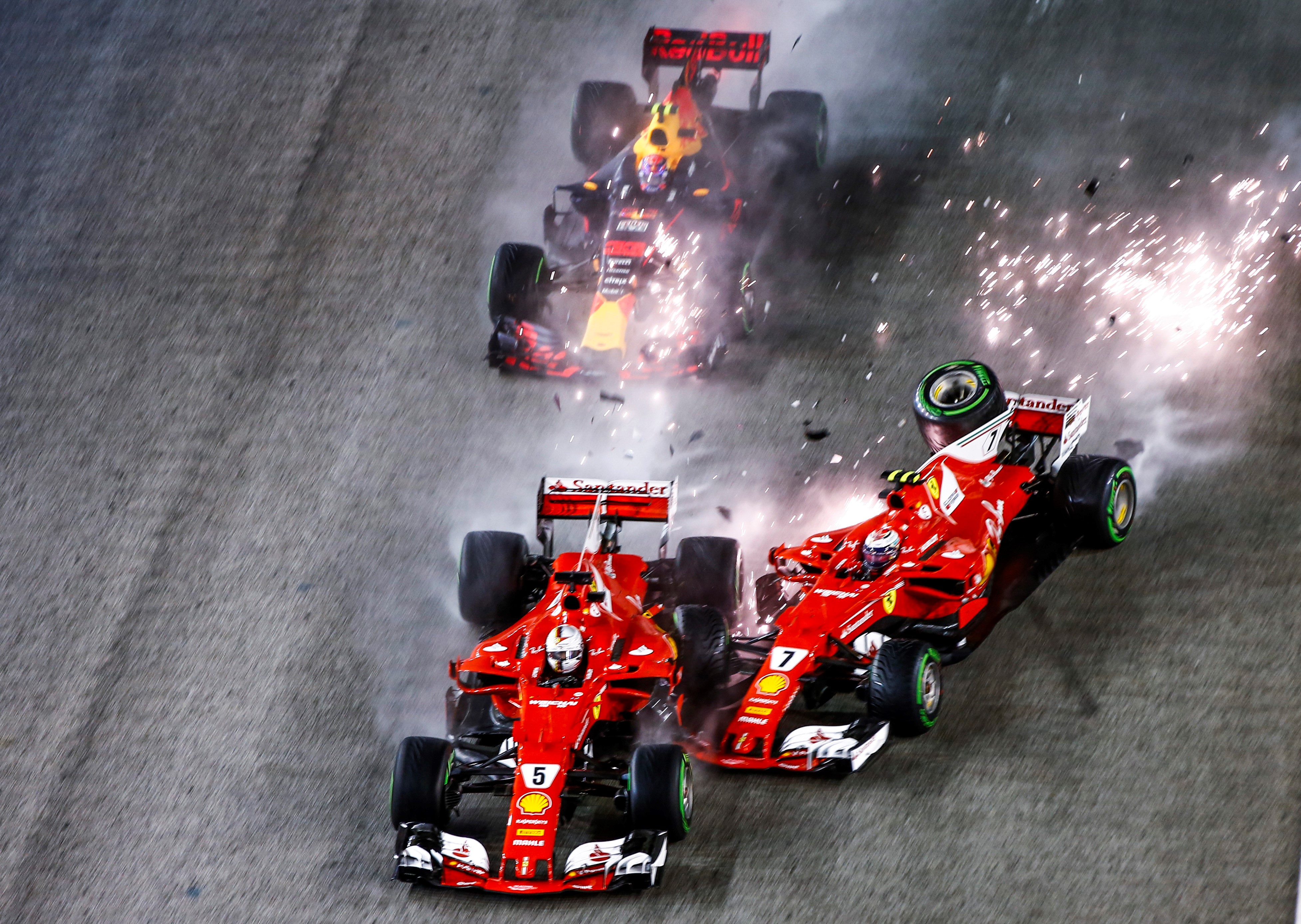 Столкновение Феттеля и Ряйккёнена на старте Гран-при Сингапура 2017 года